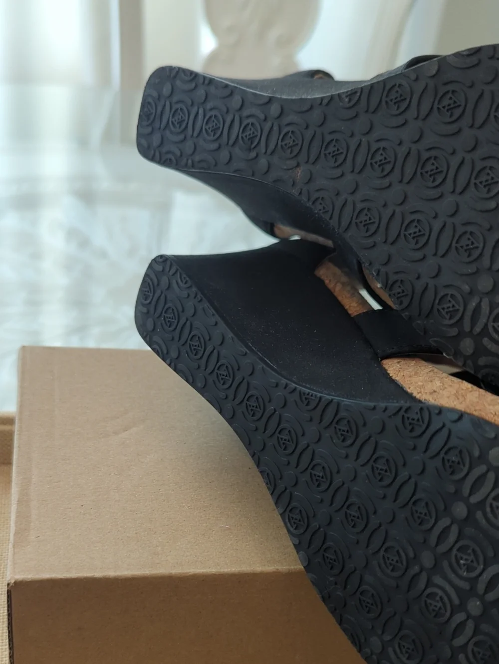 Adrienne Vittadini Black Tricia  Wedge Sandals Back Zip Cork Plataform 6.5